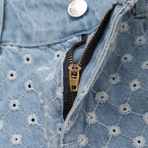 Pantalones Cortos Vaqueros Casuales Rectos para Mujer, 100% Algodón, con Recortes Bordados, Estilo Vaquero, Personalizados, para Verano - Product Image 3