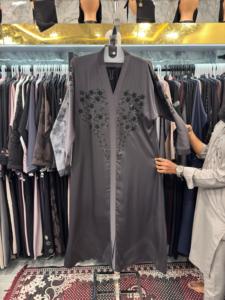 Vente flash : magnifique abaya de Dubaï pour femmes, kaftan brodé à la main, vêtements et accessoires islamiques traditionnels, conçus pour les musulmanes. - Product Image 6