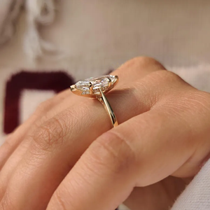 Elegante Anillo de Compromiso con Moissanita Corte Marquesa, Bañado en Oro, Anillo de Promesa para Mujer, Joyería Fina para Boda, Regalo - Product Image 3