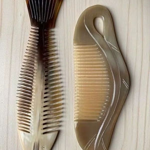 Peine de cuerno rústico, ecológico, duradero, hecho a mano, elaborado con cuerno, acabado pulido y liso, ideal para el peinado diario. - Product Image 1