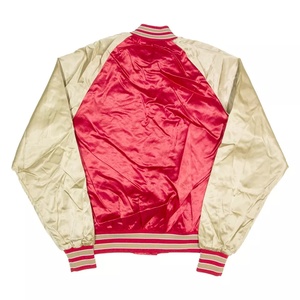 เสื้อแจ็คเก็ตเบสบอลวิทยาลัยแบบ Letterman สีชมพู ผ้าซาติน ทรงบอมเบอร์ คุณภาพเยี่ยม แฟชั่นลำลองระดับพรีเมียม สำหรับผู้ชายและผู้หญิง - Product Image 2