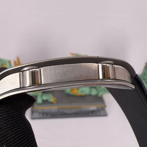 Reloj de Titanio Ultrafino de 7.7mm para Hombre RM67-01, Reloj Mecánico con Funciones Completas - Product Image 5