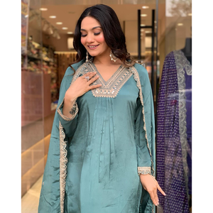 Conjunto de Top y Dupatta de Fiesta para Mujer de Diseñador, Elegante Plazzo con Hermosos Adornos - Product Image 5