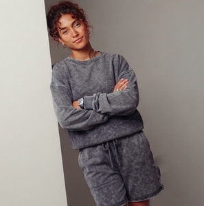 Conjunto de Shorts Deportivos para Mujer con Efecto Ácido, Conjunto de Dos Piezas de Felpa con Efecto Ácido, Conjunto de Shorts Deportivos de Algodón con Cuello Redondo - Product Image 4