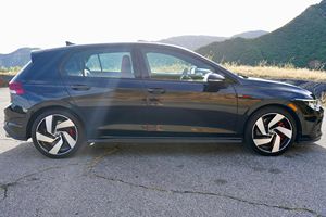Volkswagen GTI SE 2022 con volante a la izquierda y a la derecha - Product Image 5