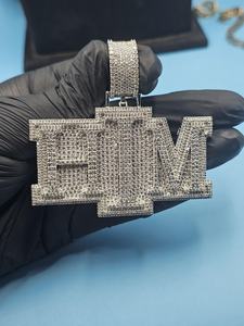 จี้เงินแท้ 925 ทำมือแบบกำหนดเอง สไตล์ฮิปฮอป ประดับเพชรโมอิสซาไนต์ VVS ระดับพรีเมียม พร้อมจี้ตัวอักษร - Product Image 6