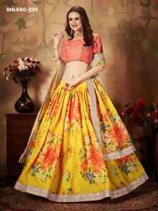 ผ้าออร์แกนซ่าคุณภาพพรีเมียมพร้อมลายพิมพ์ดิจิทัลลายดอกไม้และงานปักเลื่อมดอริสีเหลือง ชุดเลเฮนกา-เสื้อและผ้าคลุมไหล่ จากซัพพลายเออร์อินเดีย - Product Image 3