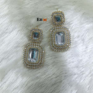 Pendientes colgantes Kundan clásicos chapados en oro real para mujer - Product Image 1