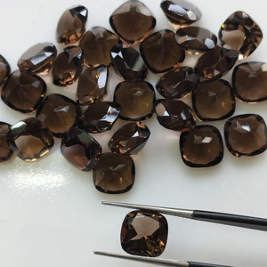 Cuarzo Ahumado Marrón Natural de 10 mm, Corte Cojín, Gema Suelta de la Mejor Calidad para Joyería - Product Image 1
