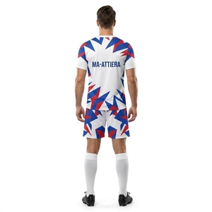 Ensemble d'uniformes de football blancs personnalisés, maillot de football géométrique rouge et bleu, shorts, chaussettes, vêtements de sport d'équipe - Product Image 2