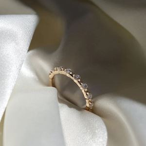 Anillo de Compromiso Apilable de Plata de Ley 925 con Moissanita de Corte Geométrico y Engaste Delicado, Anillo Minimalista para Boda, Aniversario o Promesa - Product Image 3