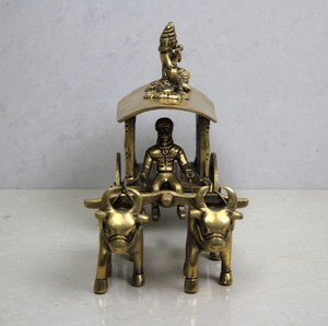 งานฝีมือทองเหลือง นิรมลา งานฝีมืออินเดีย งานแฮนด์เมด รูปปั้นรถม้าลาประดับด้วยหินหลายชนิด จากราชสถาน ขายส่ง ของตกแต่งโต๊ะ - Product Image 3