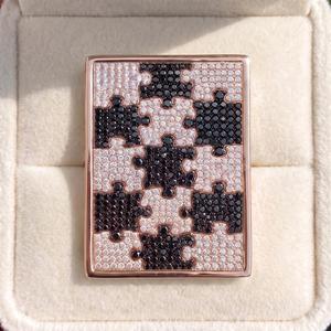 Étui de protection luxueux et étincelant en métal argenté avec motif croix noire et moissanite, pour tracker, couleur argent moissanite noir - Product Image 6