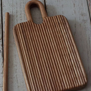 Planche de bois avec design sculpté à la main planche de fabrication de pâtes élégante outil de cuisine écologique nouveauté - Product Image 1