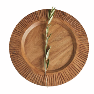 Assiette de présentation ronde en bois artisanale style bohème, marron naturel, pour mariage et vaisselle de table - Product Image 4