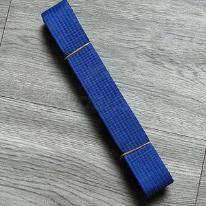 Ceinture de karaté en coton légère et confortable sur mesure pour arts martiaux – Vêtements d'arts martiaux à marque privée - Product Image 2
