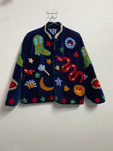 Chaqueta artística de terciopelo azul marino con bordado de serpiente y motivos místicos, estilo bohemio chic, para mujer, ideal para festivales. - Product Image 1