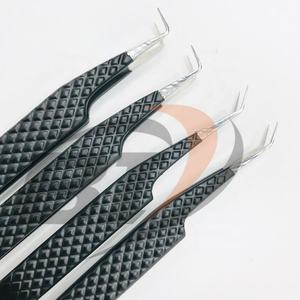 Pince à épiler d'extension de cils en acier inoxydable à revêtement noir à 90 et 45 degrés avec ciseaux à ressort professionnel durable - Product Image 3