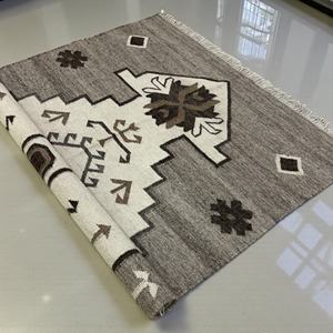 Alfombra Kilim de Lana Auténtica Tejida a Mano con Diseño Abstracto Moderno, Ecológica y Hecha a Mano para Sala de Estar - Product Image 4