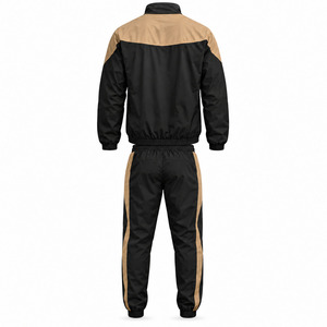 Traje de Calentamiento Diagonal Yoke en Negro Ónix y Beige Arena, Chándal de Micro Ripstop para Hombre con Rayas Beige Arena - Product Image 2