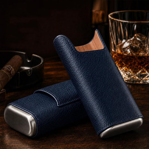 Estuche de viaje premium para cigarros de cuero con cortador integrado y construcción de lujo para un almacenamiento seguro. - Product Image 3