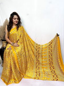 Sari en soie Gajji teintée naturellement, drapé |   Textile Ajrakh artisanal avec des motifs ethniques intemporels - Product Image 2