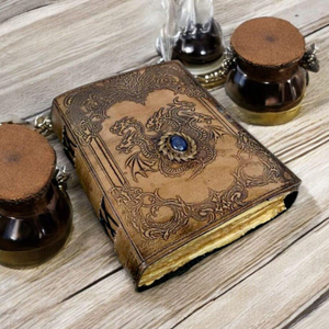 Diario de Cuero con Grabado de Dragón Hecho a Mano |   Cuaderno Grimoire de Piedras Preciosas |   Diario de hechizos de fantasía vintage - Product Image 4