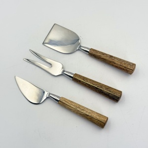 ชุดอุปกรณ์ชีสสแตนเลสแบบใหม่ 3 ชิ้น พร้อมด้ามจับไม้ สำหรับใช้ในบ้าน โรงแรม และร้านอาหาร - Product Image 3