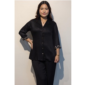 เสื้อเชิ้ตผู้หญิง CLAIRE Black Giza Cotton พรีเมียมและหรูหรา ซื้อโดยตรงจากซัพพลายเออร์ในราคาโรงงาน - Product Image 1