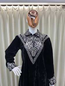 Ensemble Kurti et Palazzo en velours avec broderie sequinée devant et derrière, entièrement cousu, prêt-à-porter, tenue de soirée élégante, différentes tailles - Product Image 6