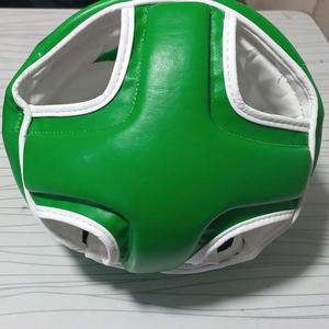 Protector de Cabeza de Boxeo Ajustable, Ecológico, Cómodo y Transpirable, con Barra Nasal, Verde Metálico Brillante, Cierre de Velcro de PVC, para MMA - Product Image 4