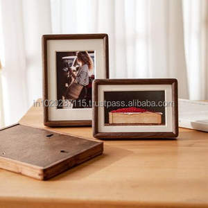 Cadre photo en bois massif fait à la main pour une décoration intérieure durable avec une construction solide, un support fiable et une fonction quotidienne - Product Image 4