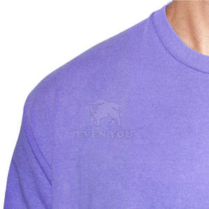 T-shirt vierge respirant en coton premium, tissu doux et durable, idéal pour l'impression personnalisée et la broderie - Product Image 4