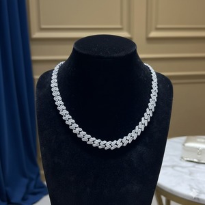 Collier chaîne cubaine premium pour homme avec diamants Moissanite, bijoux hip-hop glacés, accessoire streetwear de luxe pour cadeau - Product Image 5