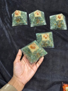 Pirámide de Orgón de Aventurina Verde Natural, Generador de Energía de Cristal con Bobina de Cobre para Reiki, Meditación, Sanación de Chakras y Feng Shui - Product Image 2