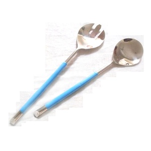 Juego de servidor de ensaladas de acero inoxidable, con mango redondo hecho a mano de resina negra, cuchara y tenedor para servir ensaladas de aspecto real - Product Image 2