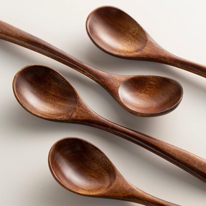 Cuillère en bois massif naturel, best-seller, ustensile de cuisine durable pour la cuisson et le service, idéale pour la maison et la cuisine. - Product Image 3
