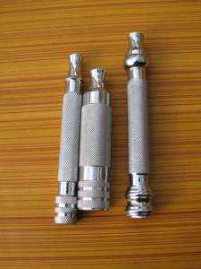 Maquinilla de Afeitar de Seguridad Profesional MACLURA SURGICAL de Acero Inoxidable para un Afeitado Preciso y Suave en Rostro, Cuerpo y Zona del Bikini - Product Image 3