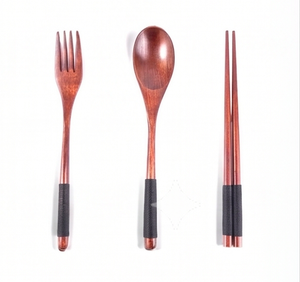 Juego de cubiertos de madera natural, tenedor, cuchara, palillos, acabado mate, diseño minimalista, para viajes, camping y hoteles - Product Image 1