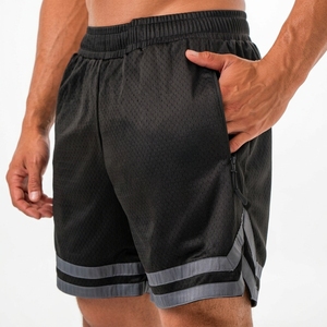 Pantalones Cortos Deportivos de Malla Negra Personalizados para Hombre con Franja Lateral, Cintura Elástica, Tejido de Punto de Secado Rápido, Corte Medio - Product Image 2