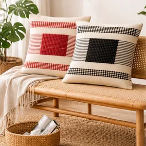 ปลอกหมอนอิงทอมือสไตล์โมร็อกโก XI พร้อมงานปักพู่ห้อย |   ปลอกหมอนตกแต่งสไตล์โบโฮ |   ขนาดตามสั่งและจัดหาจำนวนมาก - Product Image 1