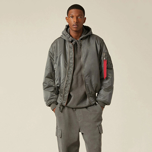 Chaqueta Bomber Gris Carbón para Hombre, Ligera, Estilo Aviador, con Forro Naranja, Cuello y Puños Acanalados, Bolsillo Utilitario en la Manga, OEM - Product Image 5