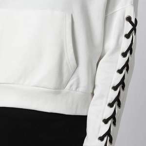 เสื้อฮู้ดผู้หญิงสำหรับฤดูหนาว คุณภาพดีเยี่ยม สีพื้นแบบกำหนดเอง เนื้อผ้าดีเยี่ยม ป้องกันขนร่วง ระบายอากาศได้ดี - Product Image 4