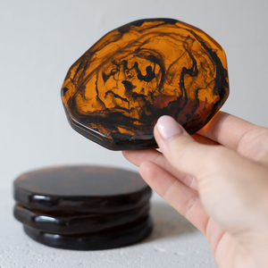 Sous-verres en résine faits à la main de qualité supérieure, écologiques, de qualité alimentaire, design moderne et luxueux, personnalisables pour la maison et l'hôtel - Product Image 1