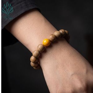 Bijoux en bois d'agar faits à la main exclusifs, bracelet classique en bois d'agar naturel vietnamien avec corail jaune AL-SV-0030-10 unisexe - Product Image 2