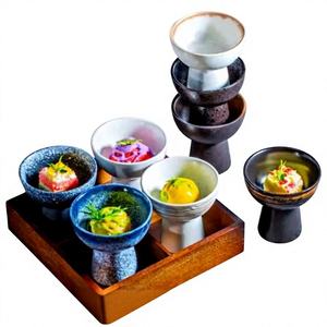 Bol à pieds hauts en céramique de style japonais vintage, peint à la main, avec glaçure au sésame, pour apéritifs, desserts et salades, destiné aux hôtels et restaurants. - Product Image 2