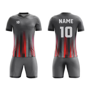 Cette tenue de football en sublimation de haute qualité, fabriquée par une usine OEM, est idéale pour les fournisseurs mondiaux et les marques de vente au détail professionnelles. - Product Image 6
