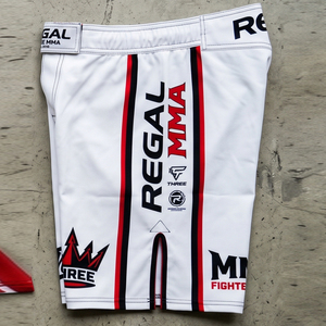 Pantalones Cortos de MMA Regal Three para Hombre, Sublimación Personalizada, Unisex, para Artes Marciales, Corte Regular, para Boxeo - Product Image 3