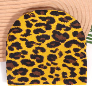 Bonnet en tricot vierge OEM en gros avec broderie 3D, prêt pour la plage, couleurs et tailles personnalisables, haute qualité - Product Image 6