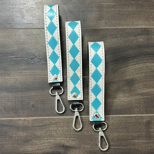 Nuevo diseño a cuadros llavero de cuero genuino muñequera accesorios al por mayor cuero de vaca de lujo cuero Premium muñequera llavero cordón - Product Image 4